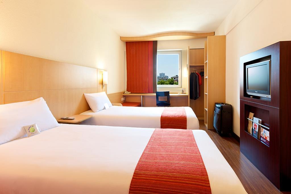 Ibis Leshan City Center Exteriör bild