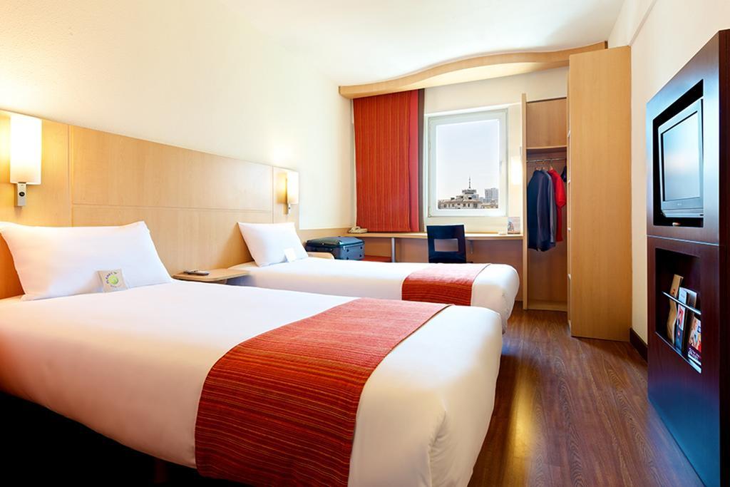 Ibis Leshan City Center Exteriör bild