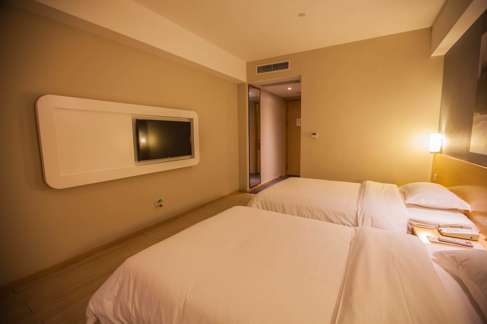 Ibis Leshan City Center Exteriör bild